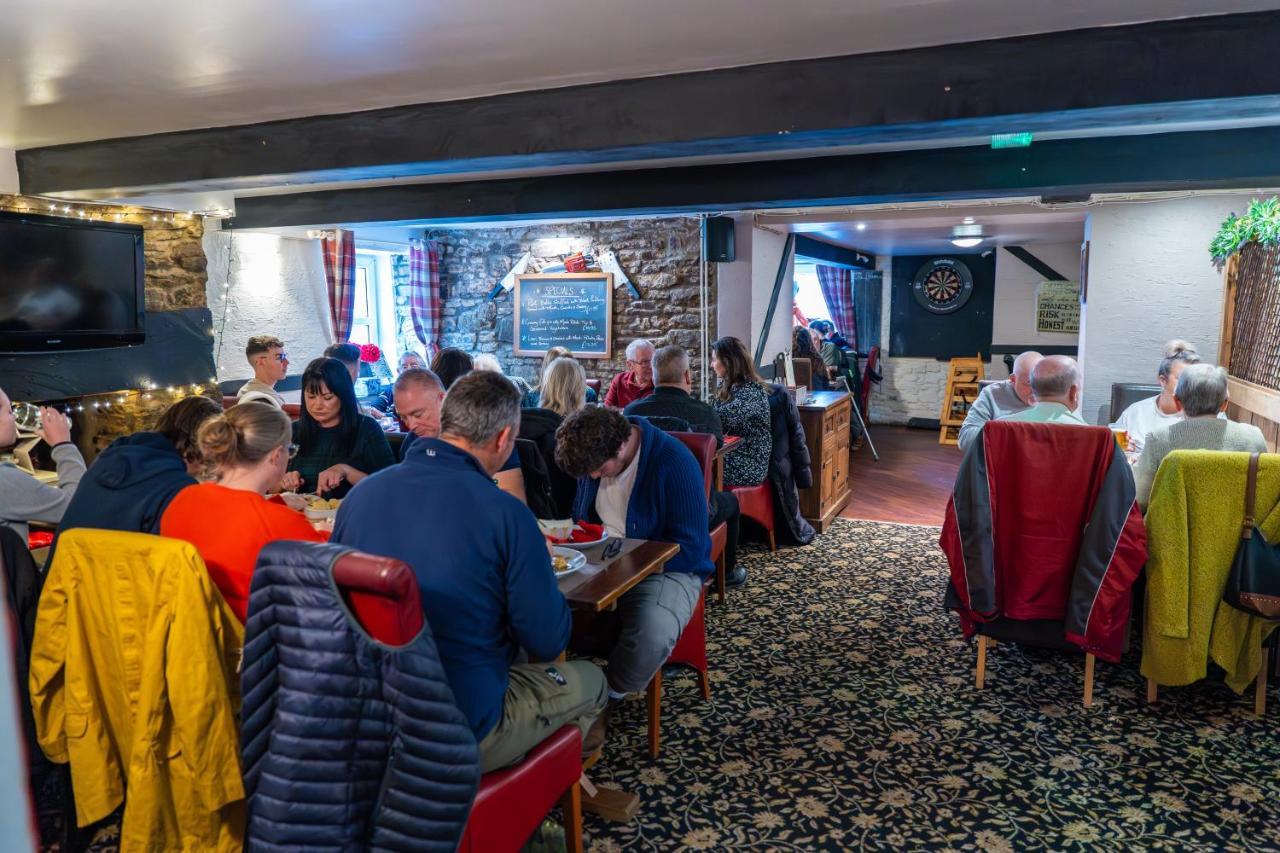 The Cock Hotel Bronllys Zewnętrze zdjęcie